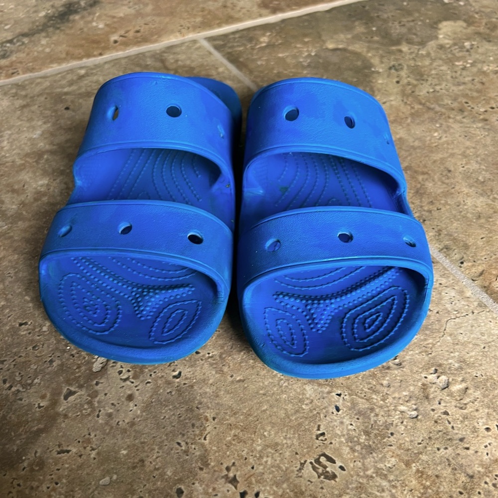 Crocs slide- unisex - 7M/ 9W